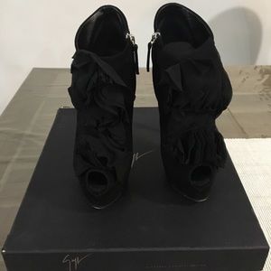 Giuseppe Zanotti Sharon suede booties size 36